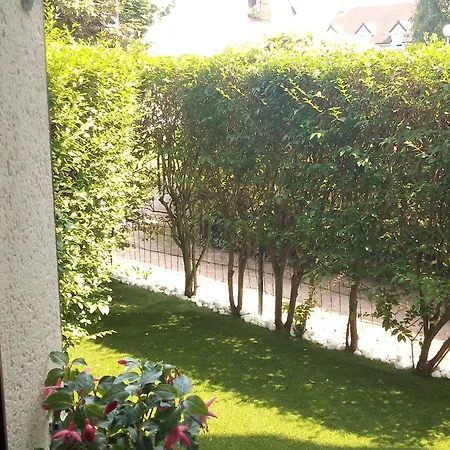 Cosy Avec Jardinet Апартаменты Varaville