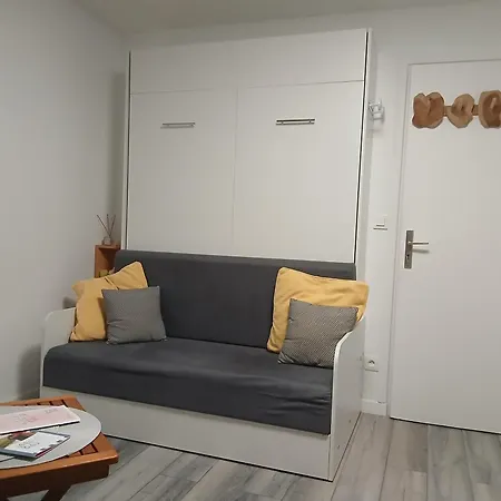 Cosy Avec Jardinet Апартаменты *