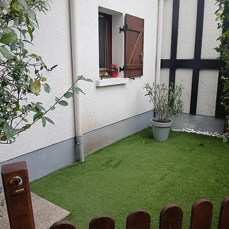 Cosy Avec Jardinet Varaville